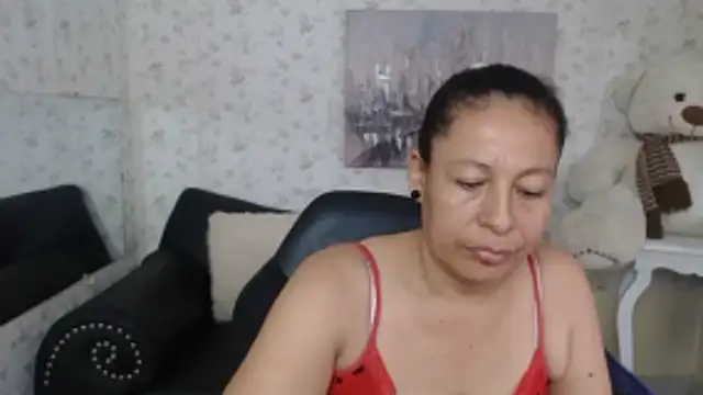 mature martina online show from May 26, 2026, 8:18 pm