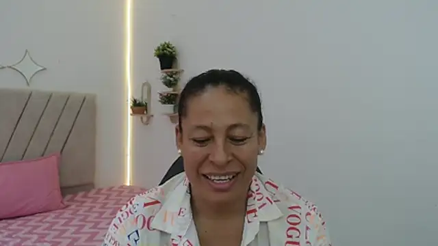 mature martina online show from April 23, 2026, 8:10 pm