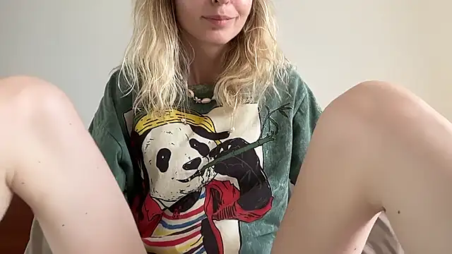 ivankai  online show from January 17, 2026, 3:21 am