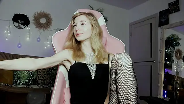 ivankai  online show from March 22, 2025, 2:16 am