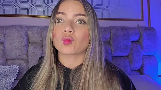 AnnyLopezz  online show from March 18, 2025, 9:56 am