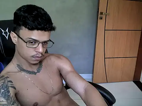 Gust027 online show from April 14, 2026, 1:27 pm