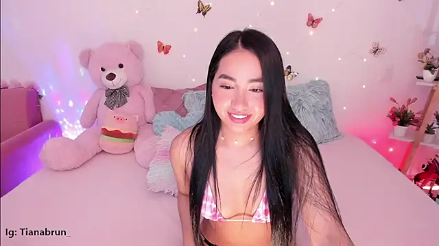 Zara uwu  online show from November 21, 2025, 11:53 am