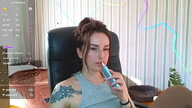 xx adrihanna xx online show from July 28, 2026, 3:21 pm
