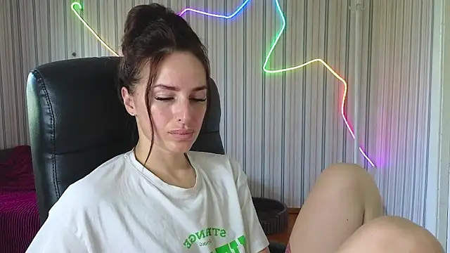 xx adrihanna xx online show from July 1, 2026, 8:25 am