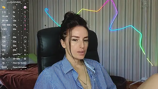 xx adrihanna xx online show from July 16, 2026, 9:17 am