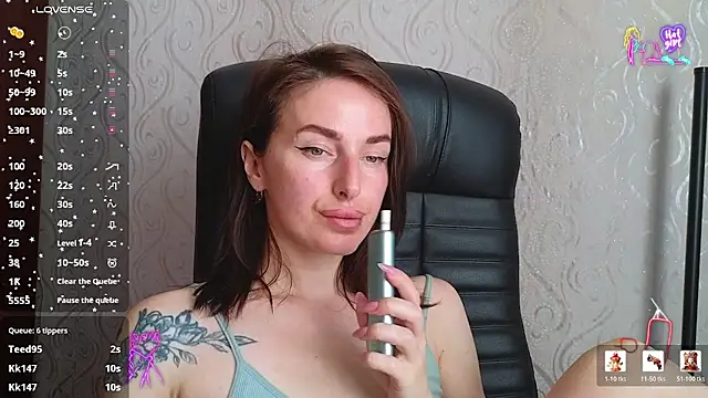 xx adrihanna xx online show from June 12, 2026, 4:43 am