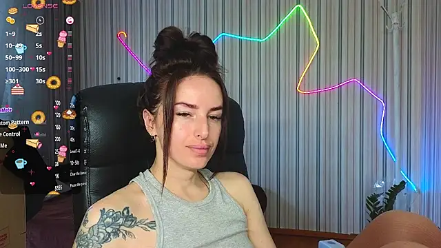 xx adrihanna xx online show from July 30, 2026, 5:39 am