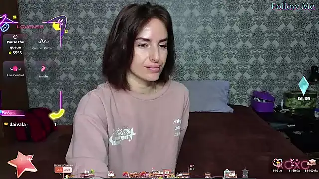 xx adrihanna xx online show from October 9, 2025, 5:30 am