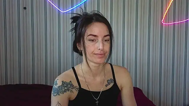 xx adrihanna xx online show from June 25, 2026, 5:23 am