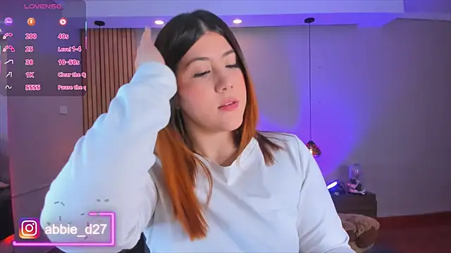 AbbieEdmond online show from October 25, 2025, 4:11 am