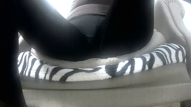 Web Lady online show from March 16, 2025, 3:17 pm