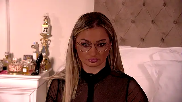 Denisse Perry online show from September 29, 2025, 12:06 am