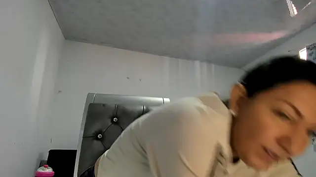 Angelblue  online show from September 13, 2025, 1:44 pm