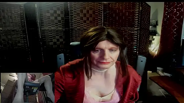 CharlotteAshton online show from July 26, 2026, 1:18 pm