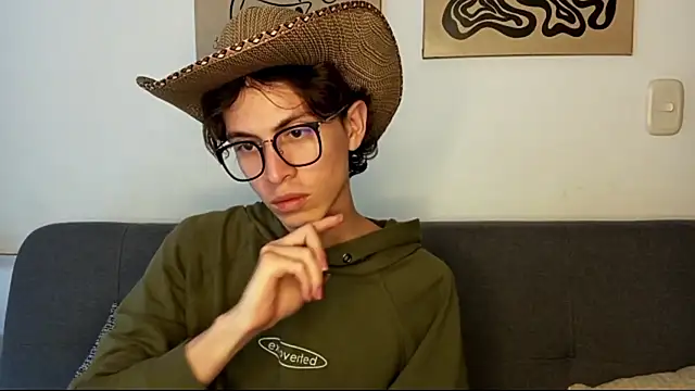 Norehg online show from October 7, 2025, 8:43 pm