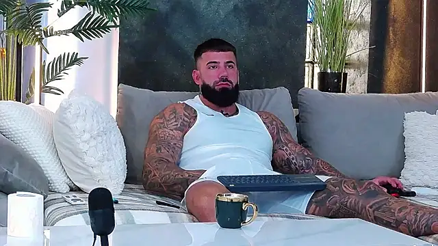 masterkingofmusclee online show from September 9, 2025, 7:07 am