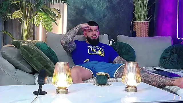 masterkingofmusclee online show from February 17, 2026, 9:45 pm