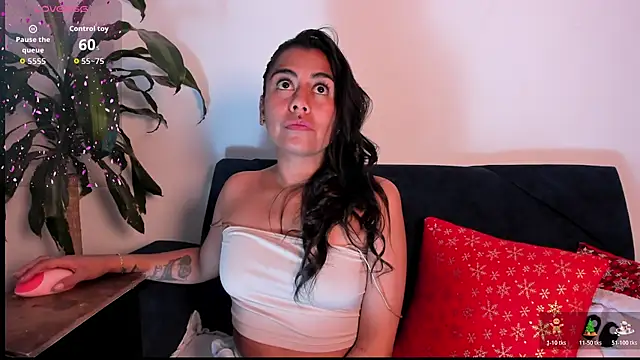 im amber online show from December 5, 2025, 2:37 pm