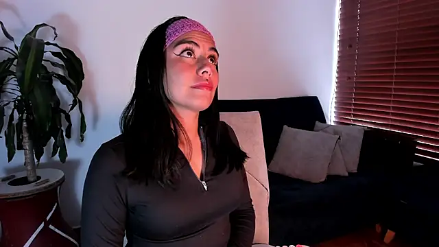 Snapshot of im_amber chatting on March 6, 2026, 1:28 pm im amber online show from March 6, 2026, 1:28 pm