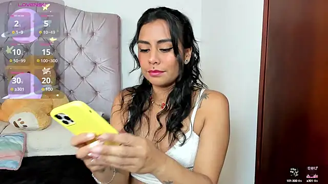 im amber online show from March 20, 2025, 1:37 pm