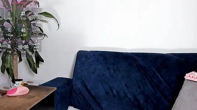 im amber online show from September 10, 2025, 1:21 pm