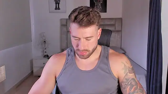 paul rogerr online show from September 11, 2025, 10:21 pm