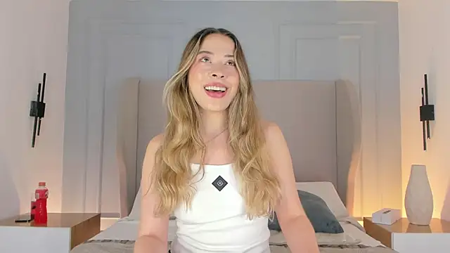 chloe d online show from May 3, 2026, 2:42 pm