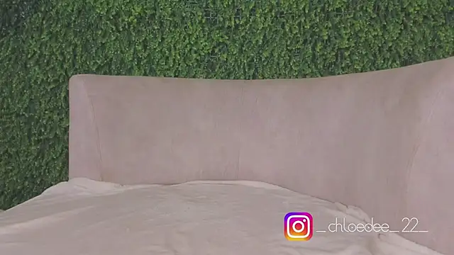 chloe d online show from October 9, 2025, 12:28 pm