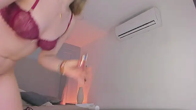 chloe d online show from March 9, 2026, 12:20 pm