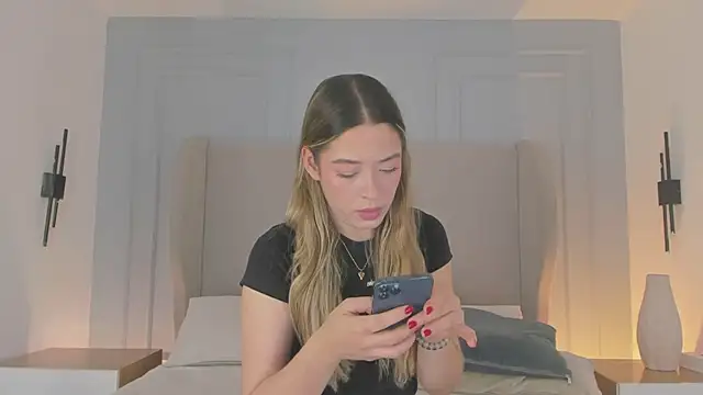 chloe d online show from May 1, 2026, 2:00 pm