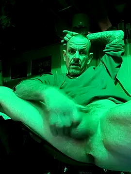 Snapshot of deepstroker42071 chatting on February 15, 2026, 1:06 am deepstroker42071 online show from February 15, 2026, 1:06 am