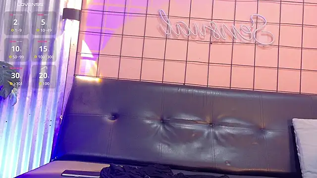 sofiaa ebony online show from February 2, 2026, 1:21 pm