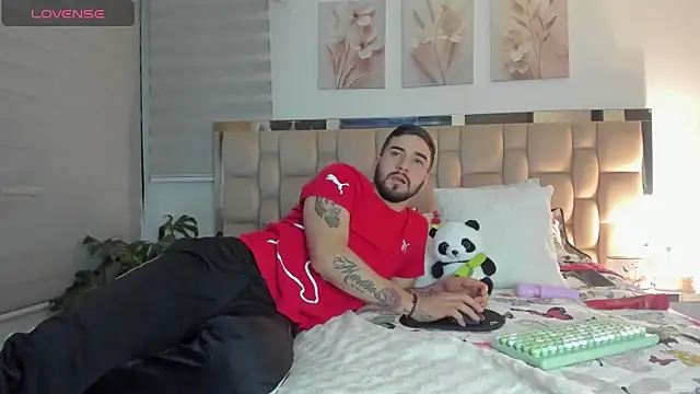 Vanessa and liam online show from March 12, 2025, 5:46 am