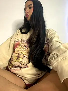 halley5  online show from October 7, 2025, 11:06 pm