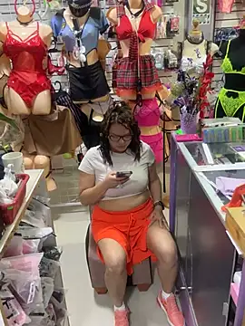 ROSALIALUCY online show from January 15, 2025, 8:16 pm