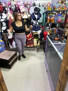 ROSALIALUCY online show from September 29, 2025, 12:00 pm