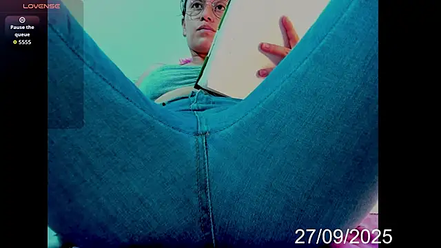 lady hana28 online show from September 27, 2025, 1:39 pm