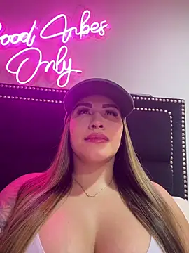 sexyyykloee online show from May 9, 2026, 8:28 am