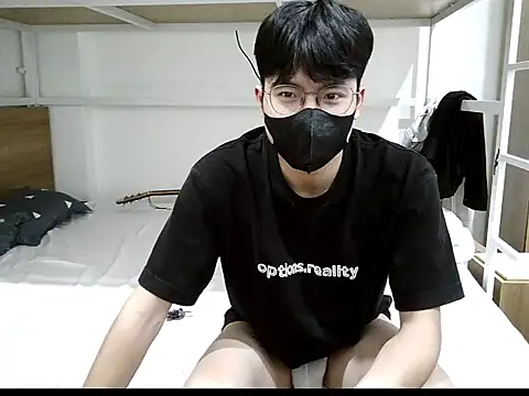 Gwencloudy online show from October 29, 2025, 3:11 pm