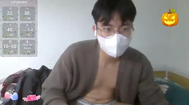 Gwencloudy online show from March 8, 2025, 2:30 pm