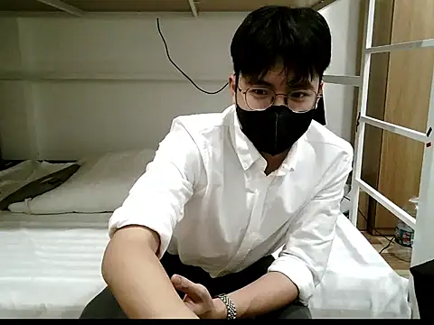 Gwencloudy online show from January 6, 2026, 5:39 pm