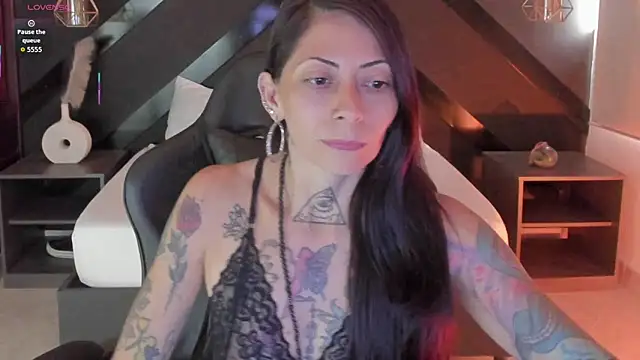 dark gotica online show from February 3, 2026, 7:08 pm