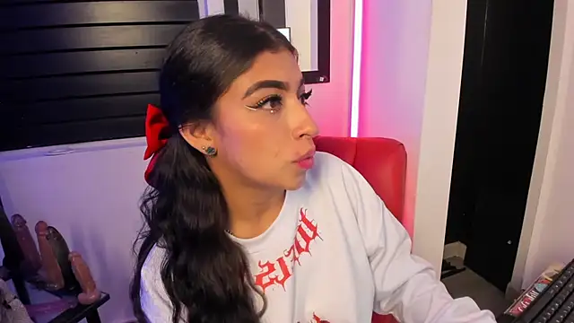 TeennNaugthy18 online show from February 7, 2026, 3:36 am