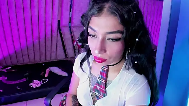 TeennNaugthy18 online show from February 10, 2025, 7:15 am