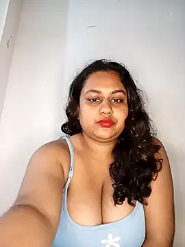 bumblebeegirl online show from October 13, 2025, 5:03 pm