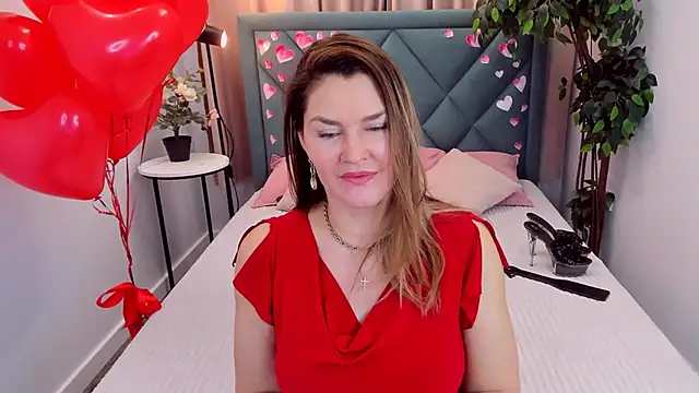 Snapshot of Adele_Russo chatting on February 13, 2025, 7:10 pm Adele Russo online show from February 13, 2025, 7:10 pm