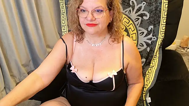 maggiemilff online show from July 21, 2026, 3:30 am