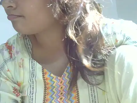 shekira99 online show from April 26, 2026, 3:04 am