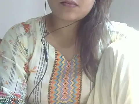 shekira99 online show from May 3, 2026, 3:44 am